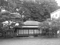 ホーム内の旧澤田邸
